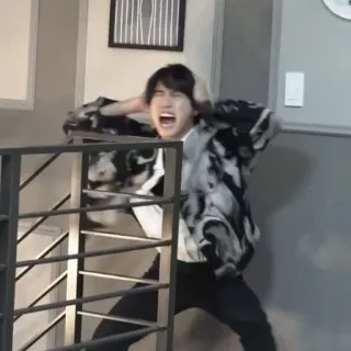 😱 66d2f54e osoba, krzyczy, zdenerwowany, strach, lęk telegram sticker