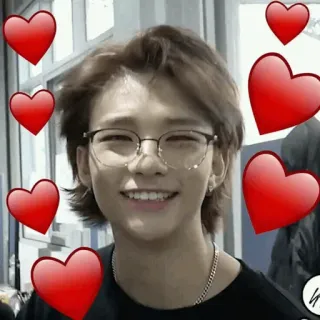 💛 f5751ad2 cœur, amour, sourire, lunettes, portrait, personne whatsapp sticker