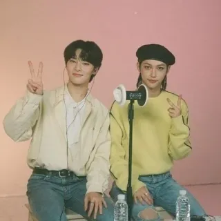 💫 0cadce8b người, biểu tượng hòa bình, kpop, chân dung, bạn bè, tuổi trẻ telegram sticker