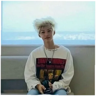 😵 9829d3e2 Liggy Famous and the Spacey Vinus Band người, ngồi, áo sơ mi, áo thun, thường ngày whatsapp sticker