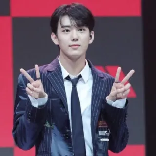 😁 4bf98196 사람, 남자, 정장, 넥타이, 한국인 telegram sticker