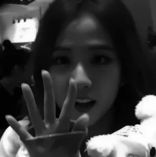 ⚓️ 448bab82 женщина, жест, селфи, портрет, черно-белое, оттенки серого telegram sticker