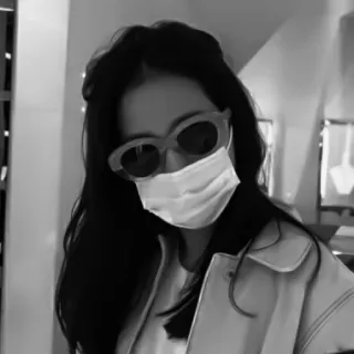 ⚓️ 87d91e9c человек, женщина, солнцезащитные очки, маска, портрет, в помещении telegram sticker