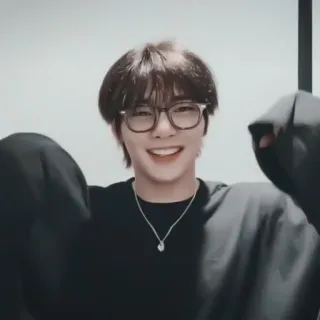 📦 b12b8c3d whatsapp sticker