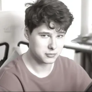 🌿 0b5b6eec man, person, portrait, young, curly hair, close-up whatsapp sticker