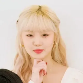 🐚 b2fbed5b 女性, ポートレート, ブロンドヘア, 美, ファッション telegram sticker