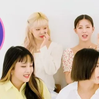 🐚 c77630cb 女性, グループ, ポーズ, 女の子, 韓国 telegram sticker