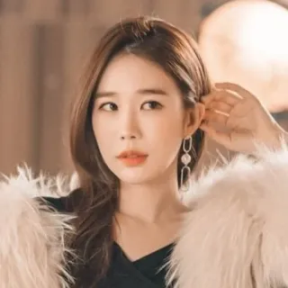 😀 b6999462 여자, 인물 사진, 패션, 미용, 보석, 모피 코트 telegram sticker