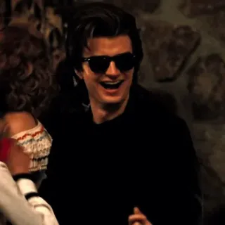 ♠️ ab28e139 Steve Harrington Stranger Things стив харрингтон, очень странные дела, 80-е, netflix, персонаж whatsapp sticker