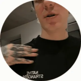 👕 b686436c NATIVE STRANGERS osoba, tatuaż, ubranie whatsapp sticker