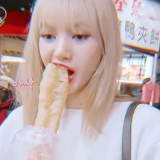 🐨 787c13e0 바삭 makanan, makan, camilan, potret, wanita, wajah telegram sticker