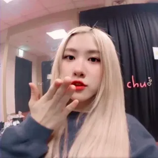 🐰 6b6888ac chu 女性, キス, ブロンドヘア, 赤い口紅, かわいい telegram sticker