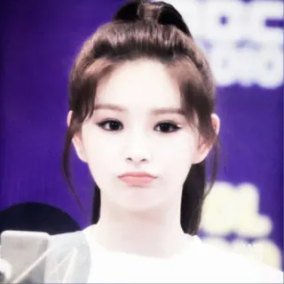 🐨 eb9cc435 mujer, coreana, ídolo, cara, chica, asiática, kpop, belleza telegram sticker