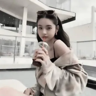 🕰 3280e9a4 女人, 咖啡, 太阳镜, 肖像, 饮料, 女孩 telegram sticker