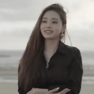 🕰 eff073d8 女人, 肖像, 海滩, 海洋, 微笑 telegram sticker