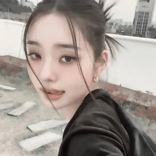 🕰 f4fd83ea 女人, 女孩, 肖像, 亚洲人, 模特, 美女, 自拍 telegram sticker