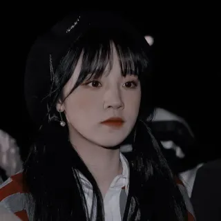 ⚔ 44f1b3ee vrouw, portret, baret, vlechten, meisje, aziatisch, koreaans telegram sticker