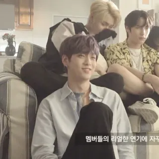 🎐 7b62aaa8 멤버들의 리얼한 연기에 자꾸 whatsapp sticker