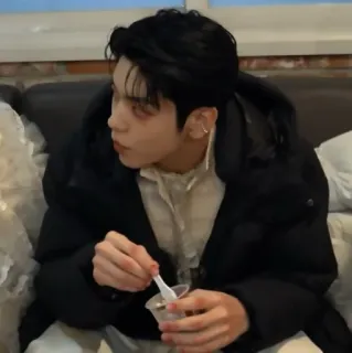 🦈 c57e4462 telegram sticker