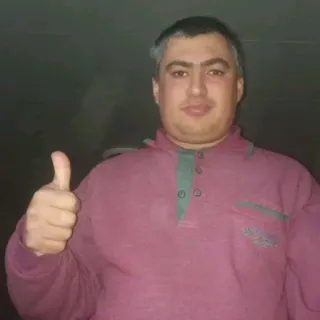 👍 8710c1c8 man, duim omhoog, portret, trui, persoon telegram sticker