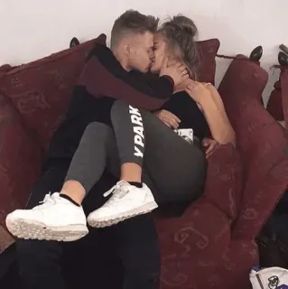 😚 ee657c94 kissing, couple, love, romance, relationship telegram sticker