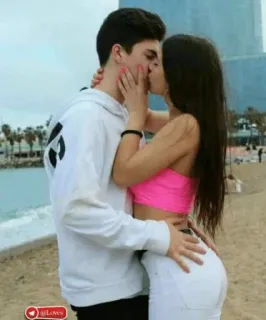 ❤️ f92dd599 @ILoveee kissing, couple, love, romance, relationship, beach telegram sticker