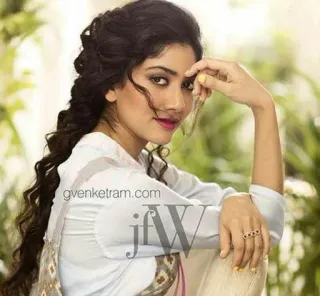 🥰 03ab3a0a ผู้หญิง, ภาพเหมือน, เครื่องประดับ, แฟชั่น, นางแบบ, ความงาม telegram sticker