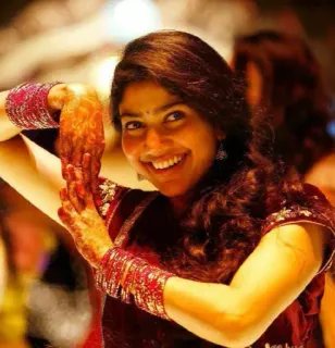 🥰 7cd650a8 Sai Pallavi นักแสดงหญิง, อินเดีย, นักเต้น, ชุดประจำชาติ, ยิ้ม telegram sticker