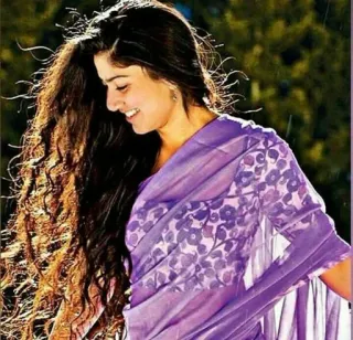 🥰 847447a9 ผู้หญิง, อินเดีย, ส่าหรี, ผม, ยิ้ม telegram sticker