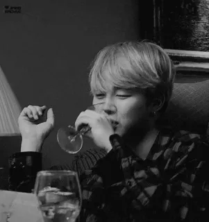 🃏 3fb4d8ff bebendo, vinho, homem, celebração telegram sticker