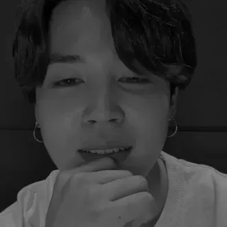 🦔 652eb19e pessoa, retrato, homem, rosto, brincos, preto e branco telegram sticker