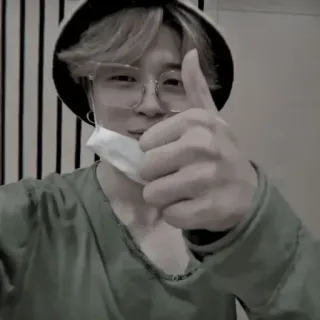 🦅 ca299839 homem, chapéu balde, óculos, polegar para cima telegram sticker