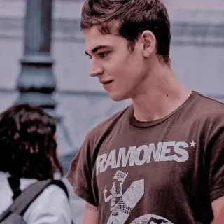 🌟 b102dc81 RAMONES музыка, группа, Ramones, панк рок, мода, футболка, Хиро Файнс Тиффин telegram sticker