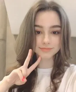 ✌️ 1b900bed женщина, девушка, знак мира, красота, портрет, улыбается whatsapp sticker