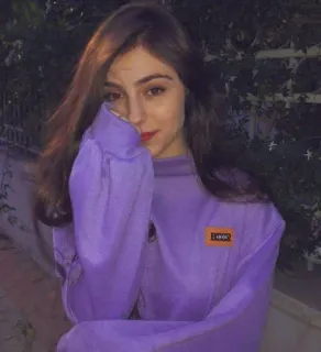 🙈 43085134 женщина, портрет, женский, человек, фиолетовый, брюнетка whatsapp sticker