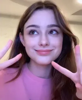 ☺️ 5833f48f девушка, знак мира, портрет, женщина, улыбка, милая, красота whatsapp sticker