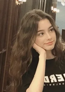 🌙 5e70e485 NERD женщина, девушка, ботаник, футболка, в помещении, портрет whatsapp sticker