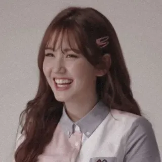 🍧 a2610847 женщина, улыбается, заколка, веселая, счастливая, человек, портрет whatsapp sticker