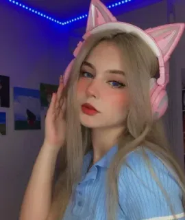 🧚‍♀ bcd69bdf девушка, наушники, кошачьи ушки, красота, портрет, женщина whatsapp sticker