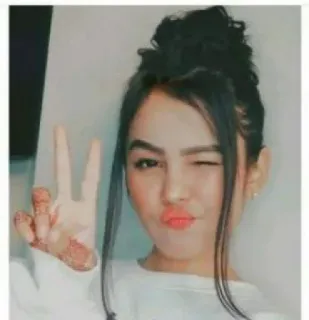 😉 c0f9998a Селфи, Девушка, Подмигивание, Портрет, Знак мира whatsapp sticker