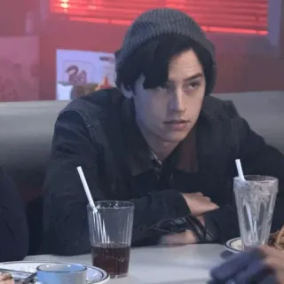 🍁 3e9d4400 Jughead Jones Riverdale Jughead Jones, Riverdale, Cole Sprouse, Drama adolescente, Restaurante, Adolescente telegram sticker