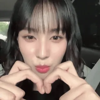 🕷️ 8ce3d0ed mujer, asiática, linda, corazón, selfie telegram sticker