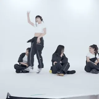 🌨 84664f99 танцы, девушки, группа, kpop, музыка, белый фон whatsapp sticker