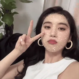 🥭 9c3ef5d3 phụ nữ, lấp lánh, biểu tượng hòa bình, chân dung, bông tai, cô gái, vẻ đẹp, tạo dáng telegram sticker