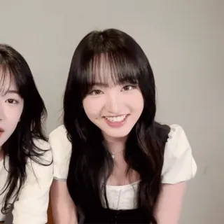 🤍 582ae183 mulher, retrato, sorrindo, asiática, cabelo preto, pessoa whatsapp sticker