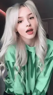 ❤ 8fca0d49 woman, portrait, posing, fashion, girl telegram sticker