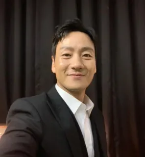 🌟 438894c3 mężczyzna, portret, garnitur, strój formalny telegram sticker