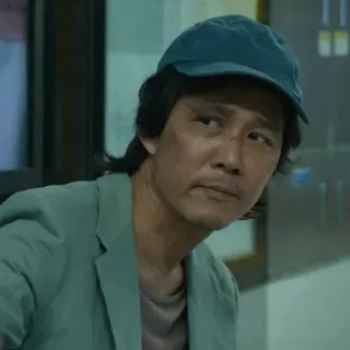 😐 aaa27d52 Hàn Quốc, người đàn ông, mũ, Trò Chơi Con Mực, diễn viên telegram sticker