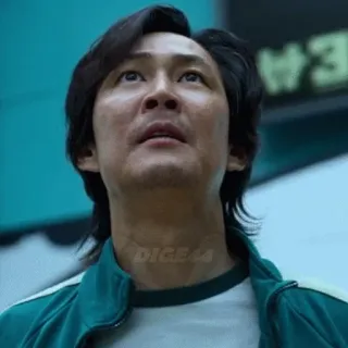🙄 4fbbe5ff Seong Gi-hun Squid Game Round 6, Gi-hun, Lee Jung-jae, Drama coreano, Netflix, Personagem, Olhando para cima telegram sticker