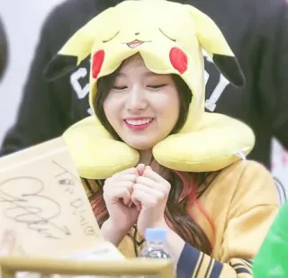 🍭 c1741404 Pikachu pokemon, pikachu, chapeau, mignon, fille, anime, personnage telegram sticker